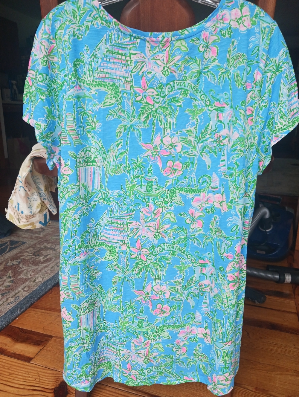 Lilly Pulitzer V-neck Etta Tee XL "Via Parigi" NWOT - Picture 3 of 6